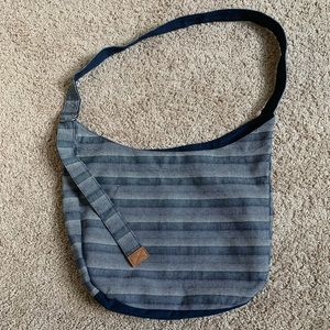 Retro metro crossbody hobo - woven stripe